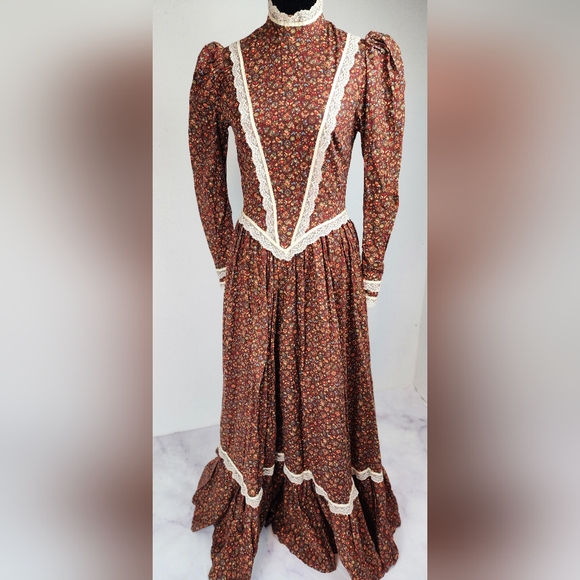 Hand crafted vintage 1970s Gunee Sax pattern Prarie cottagecore theater dress - Picture 12 of 16